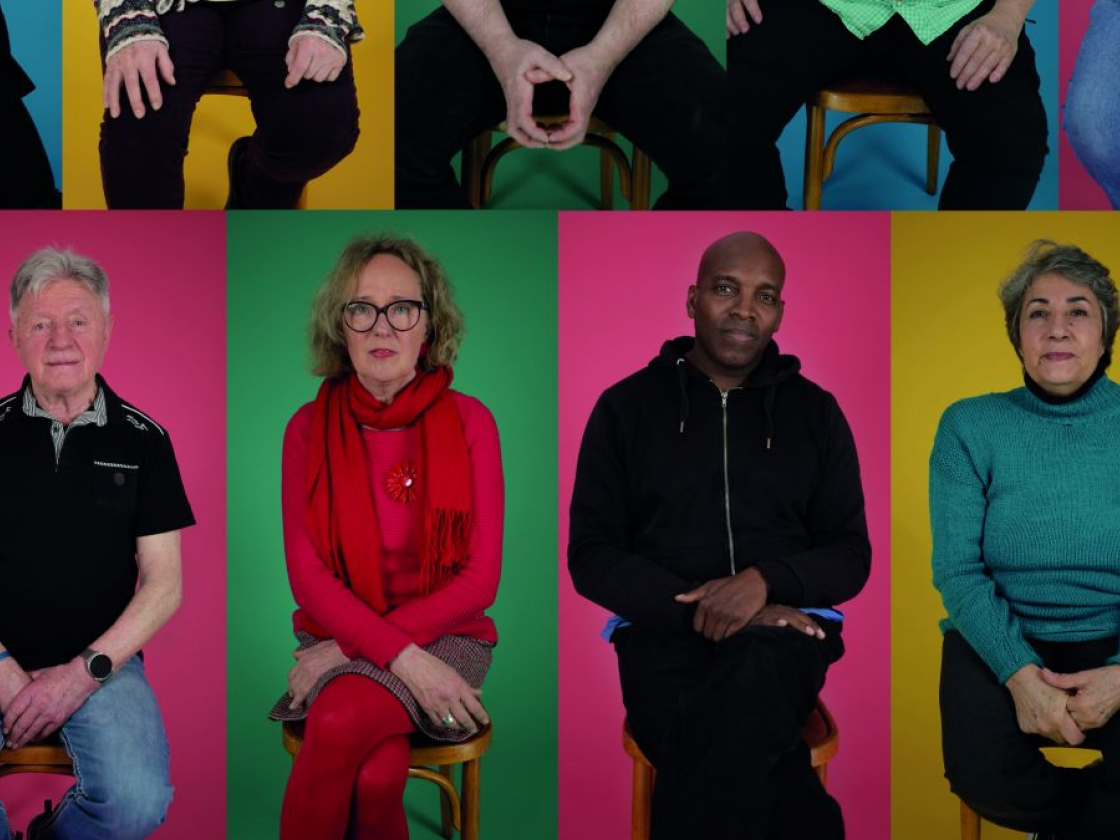 Collage der Videoinstallation mit Zeitzeugen und Zeitzeuginnen-Interviews