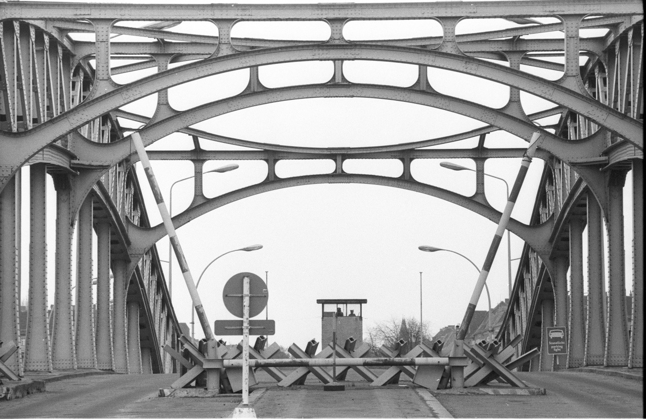 Foto der Grenze an der Bornholmer Straße 