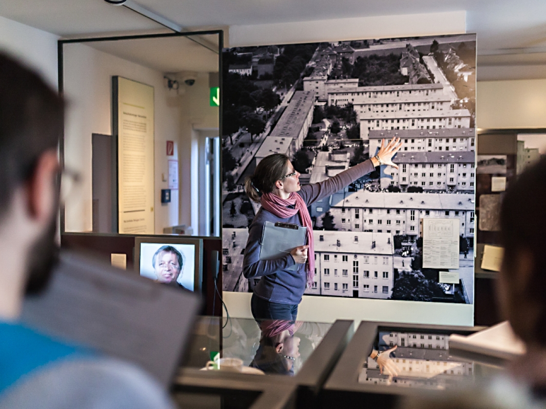 Führung in der Erinnerungsstätte Notaufnahmelager Marienfelde