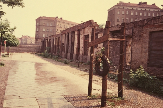 Gedenkzeichen für Ida Siekmann in der Bernauer Straße