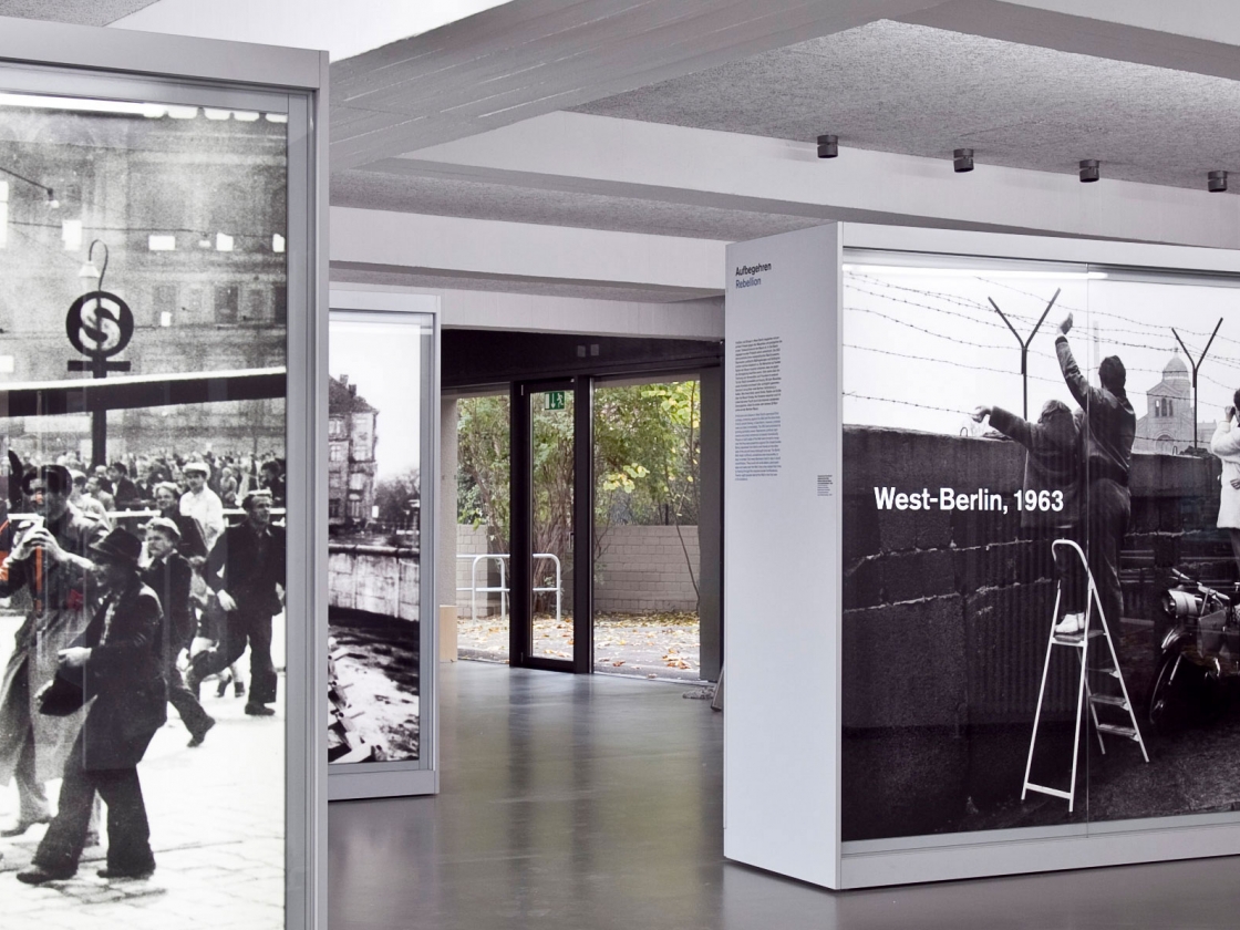 Blick in die Ausstellung im Dokuzentrum